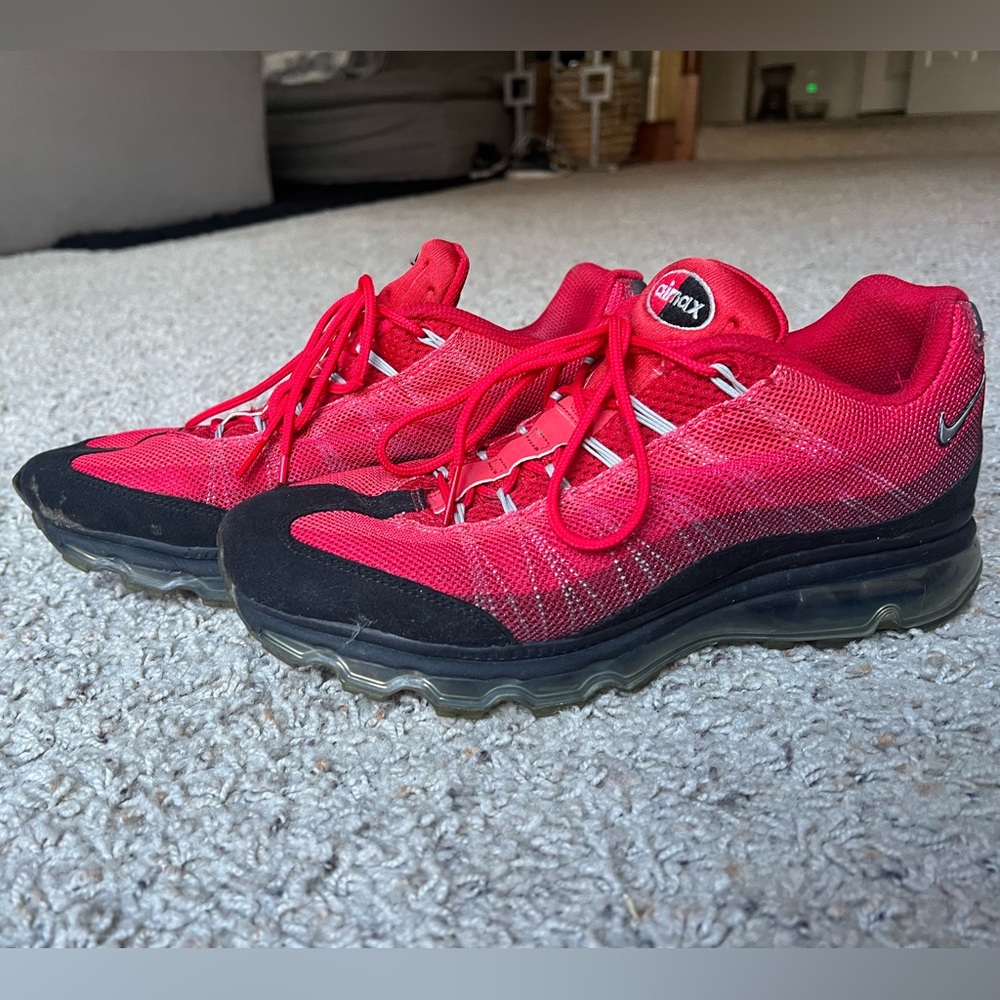 Men’s Red Nike Airmax